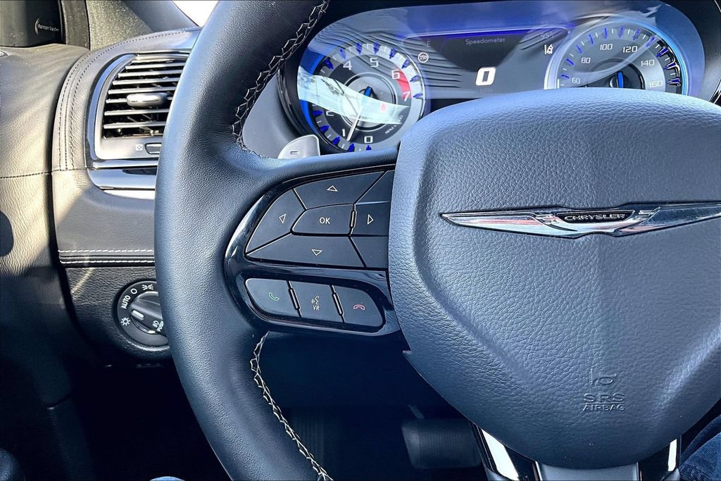 Used 2023 Chrysler 300 C RWD image 6
