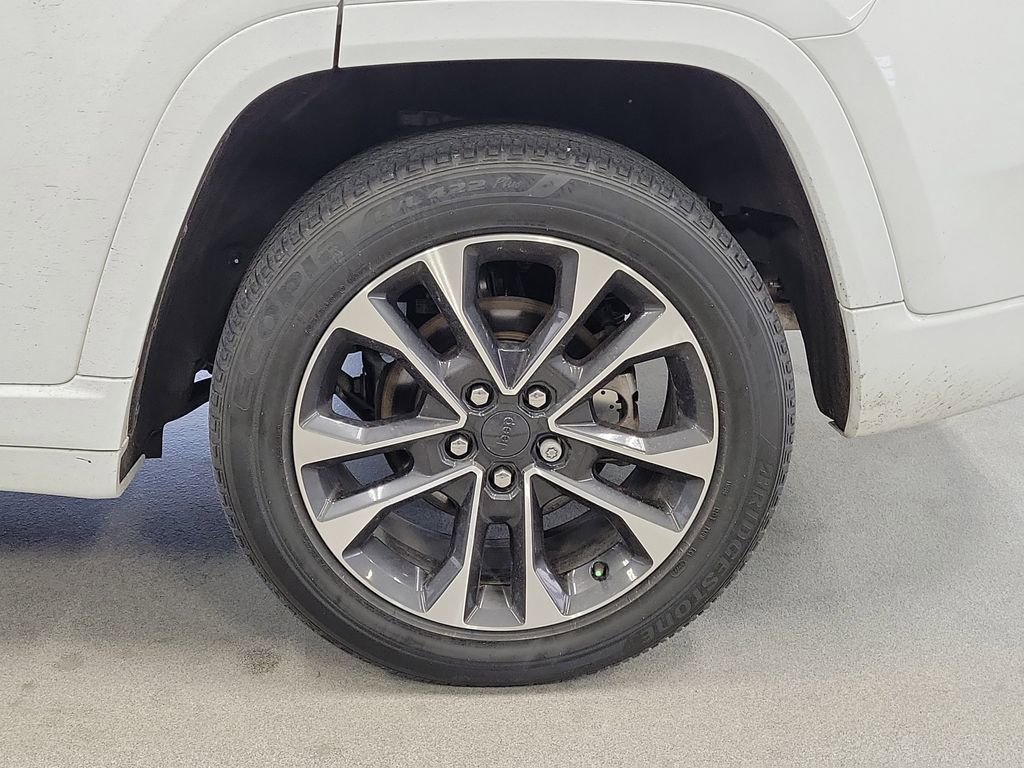 Used 2023 Jeep Grand Cherokee Overland image 7