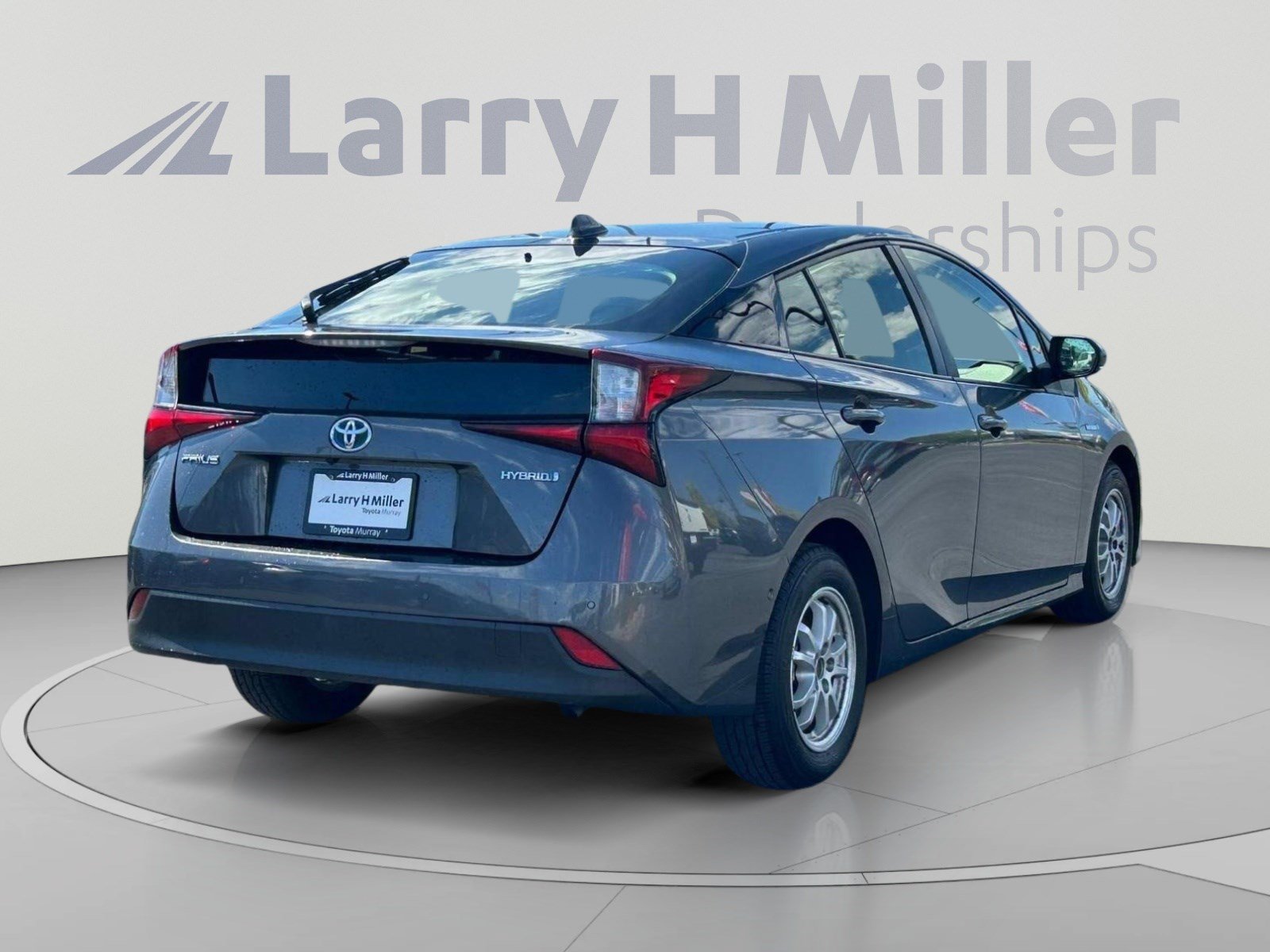 Used 2022 Toyota Prius LE FWD image 5
