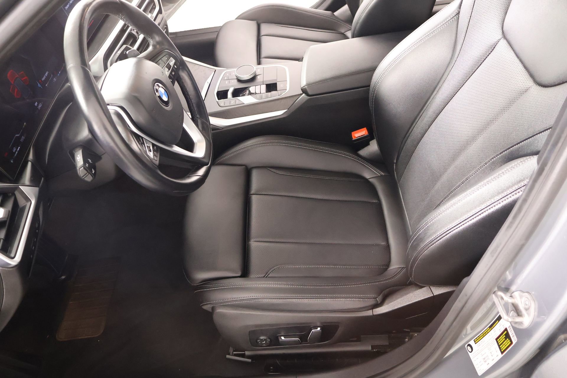 Used 2024 BMW 330i Sedan image 11