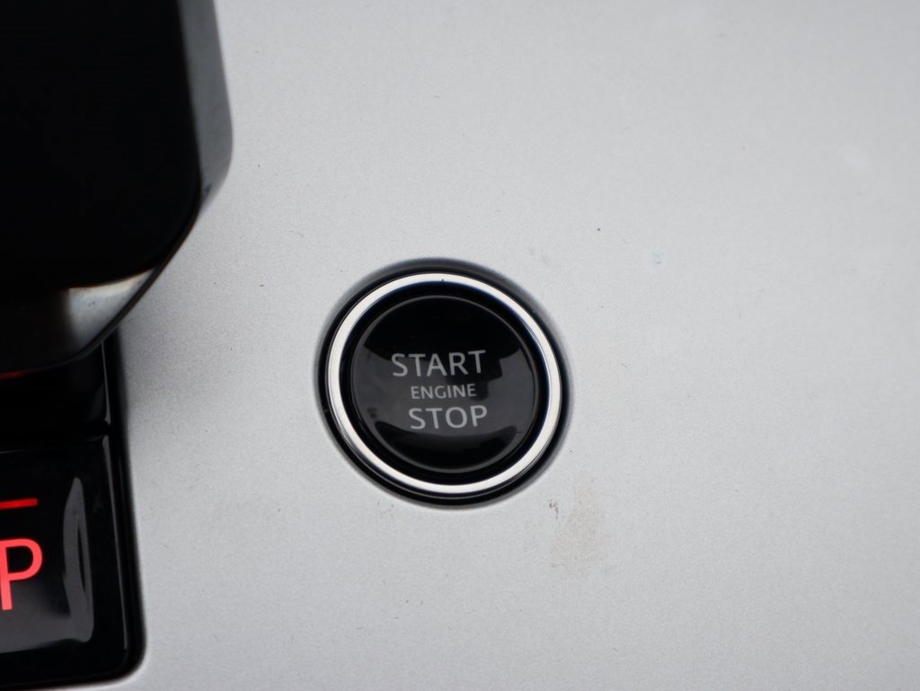 Used 2025 Land Rover Range Rover SE image 26