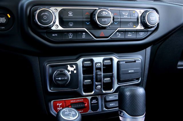 Used 2022 Jeep Gladiator Mojave w/ LED Lighting Group AWD/4WD image 18