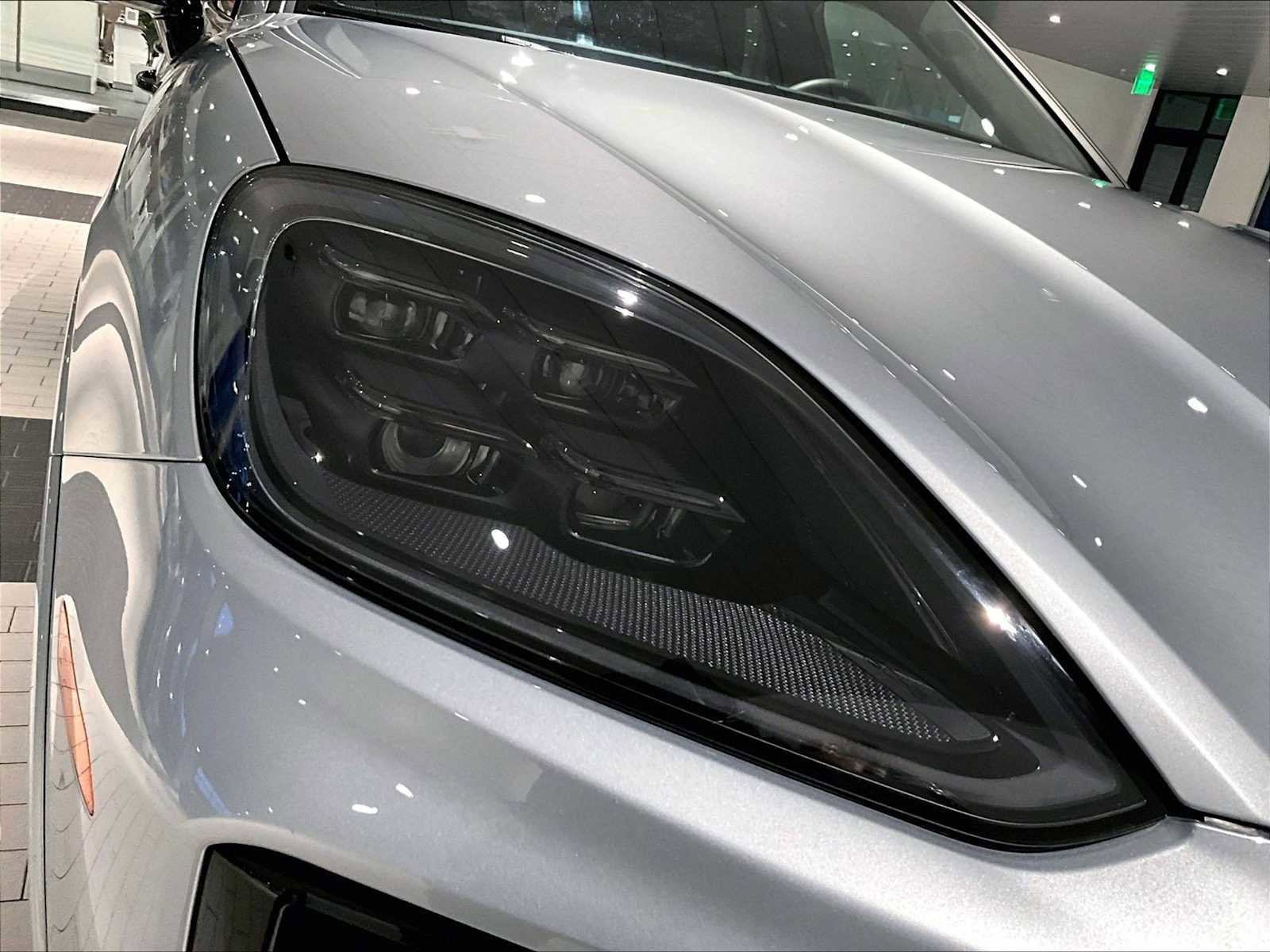 Used 2025 Porsche Cayenne GTS image 15