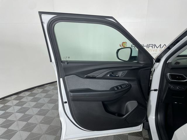 Used 2023 Chevrolet TrailBlazer LT w/ Convenience Package image 31