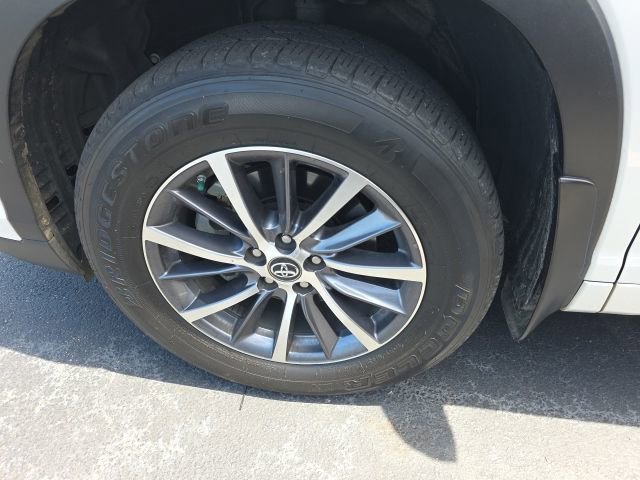 Used 2017 Toyota Highlander XLE FWD image 10