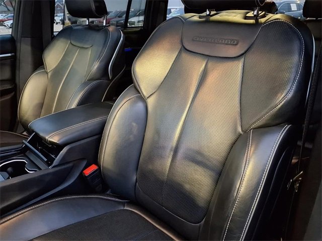 Used 2023 Jeep Grand Cherokee Overland w/ Advanced Protech Group III image 6