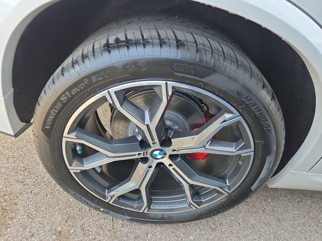 New 2026 BMW X5 xDrive40i w/ Executive Package image 4