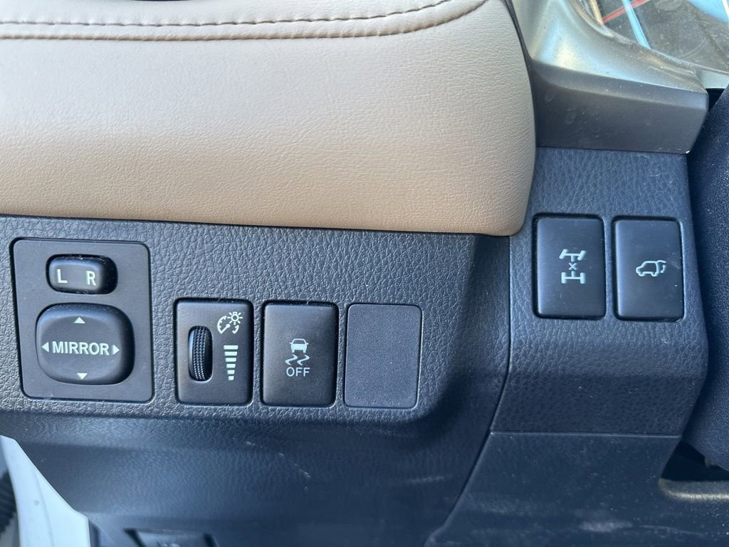 Used 2013 Toyota RAV4 Limited image 18