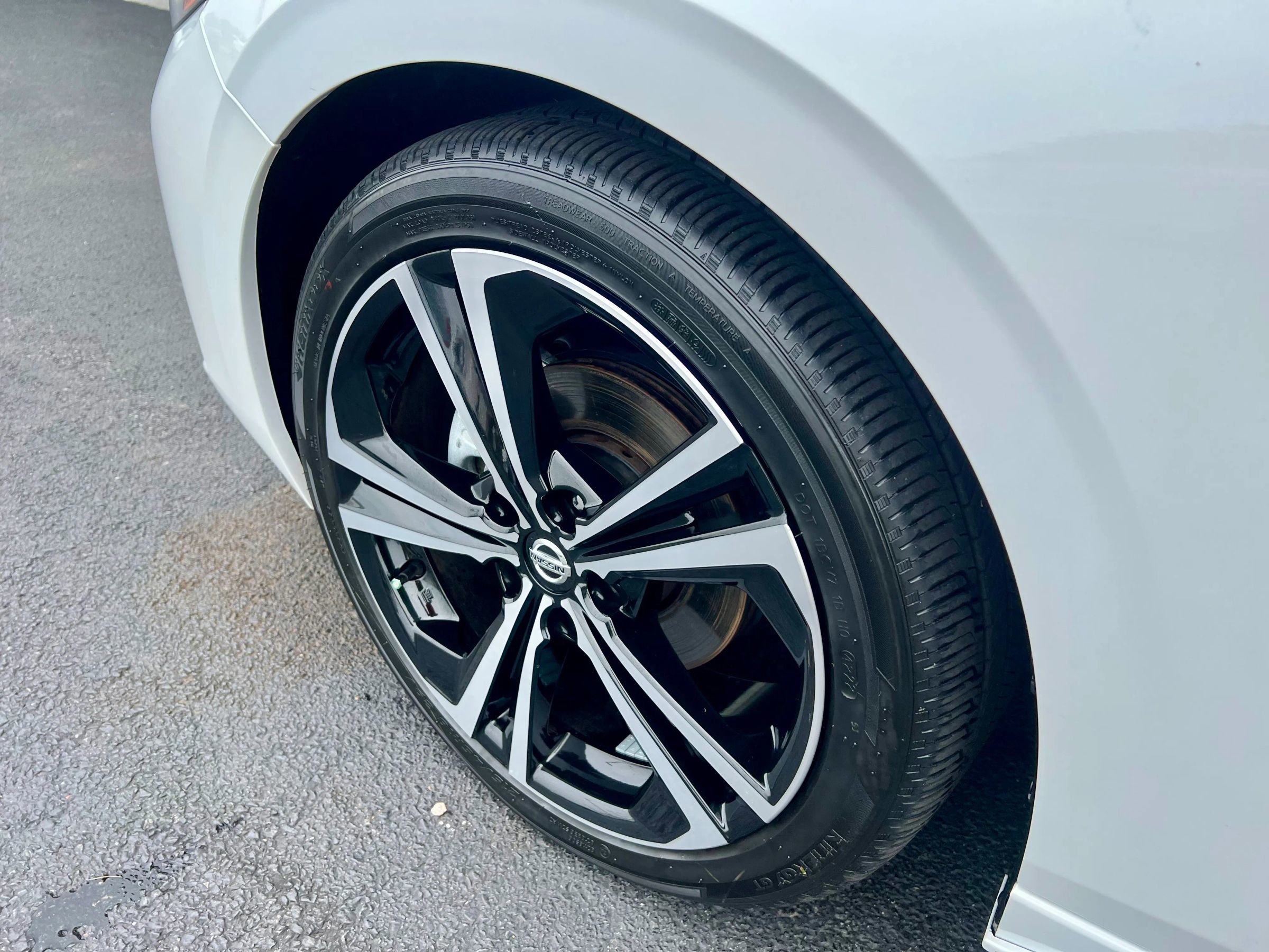 Used 2023 Nissan Sentra SR w/ SR Premium Package image 11