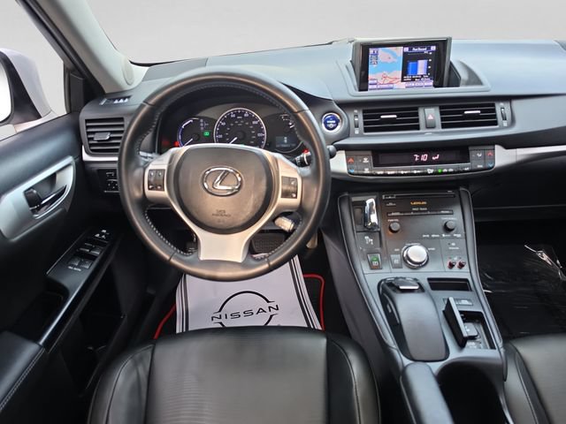 Used 2013 Lexus CT 200h w/ Premium Pkg w/Navigation FWD image 12