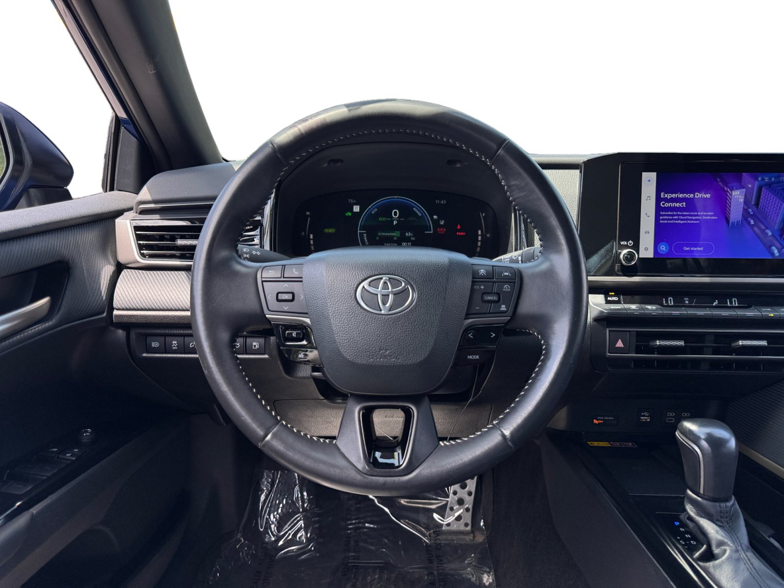 Used 2025 Toyota Camry SE FWD image 12