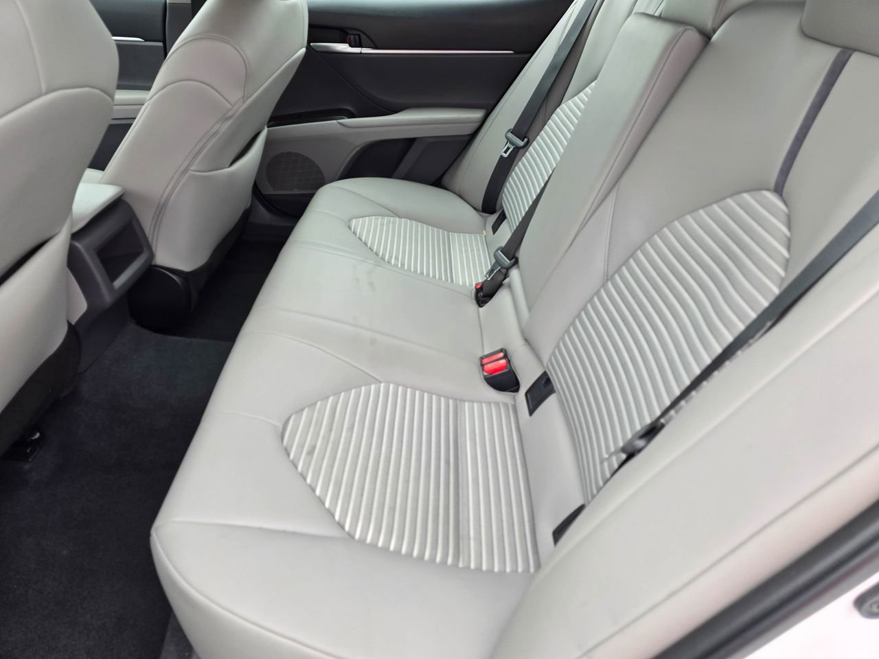 Used 2024 Toyota Camry SE image 13