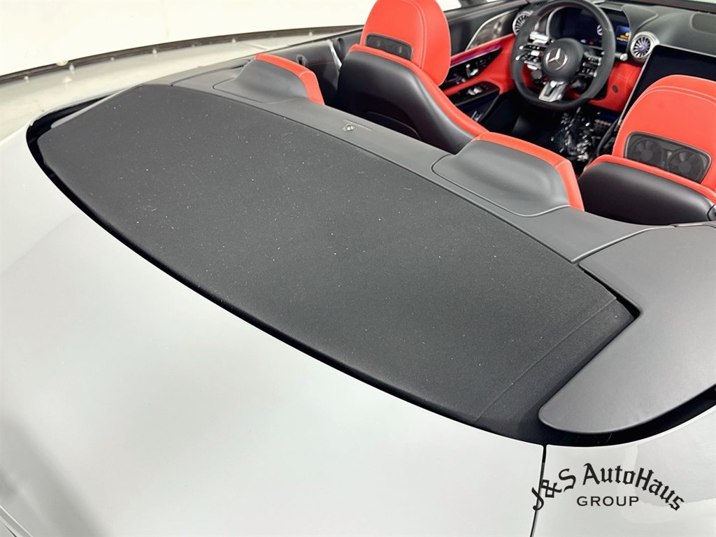 Used 2022 Mercedes-Benz SL 55 AMG 4MATIC w/ Driver Assistance Package image 35