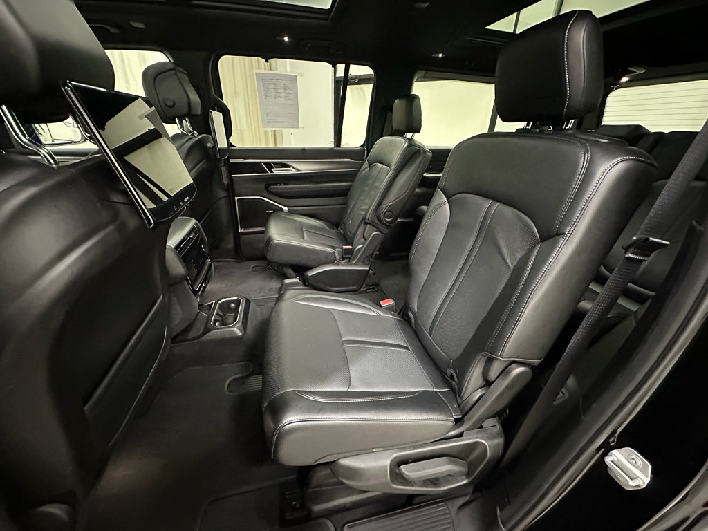 Used 2024 Jeep Wagoneer Series II w/ Convenience Group I AWD/4WD image 26
