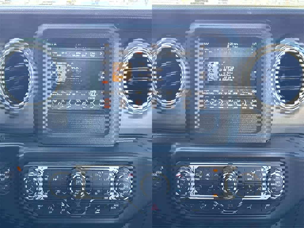 Used 2021 Jeep Wrangler Unlimited Sahara w/ Cold Weather Group image 16