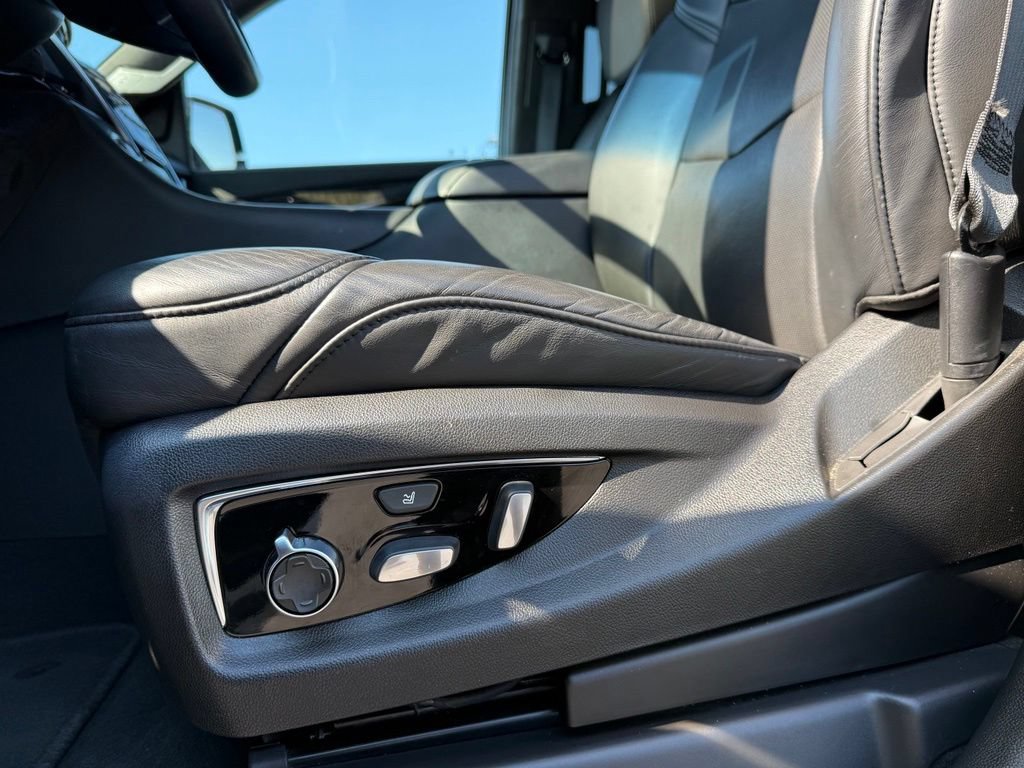 Used 2019 Cadillac Escalade Platinum AWD/4WD image 10