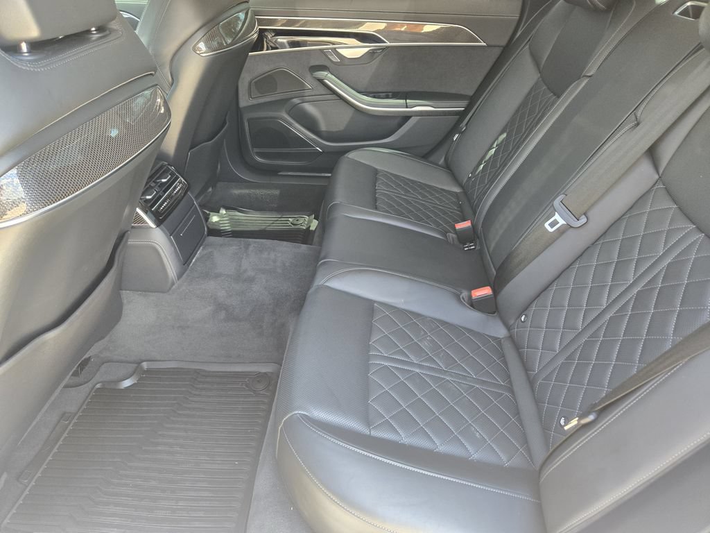 Used 2022 Audi S8 w/ S8 Comfort Plus Package AWD/4WD image 27