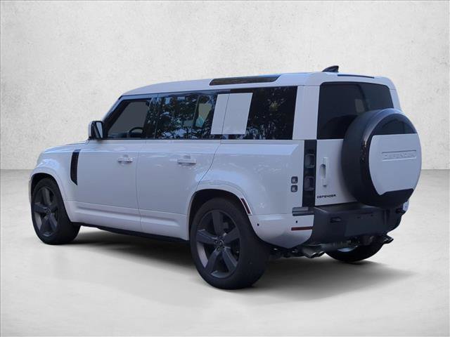 Used 2025 Land Rover Defender 110 V8 AWD/4WD image 7