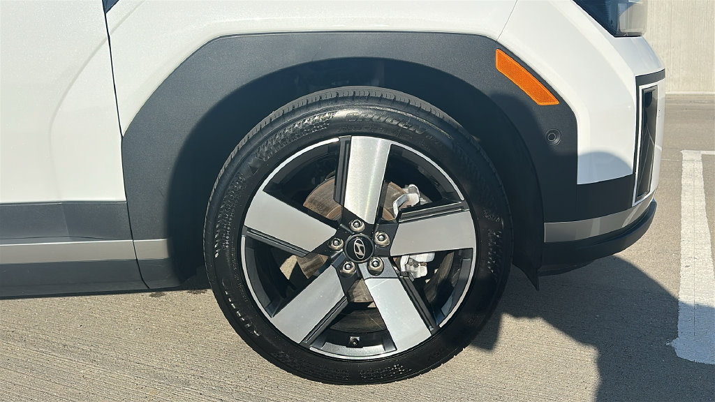 Certified 2025 Hyundai Santa Fe Limited FWD image 15