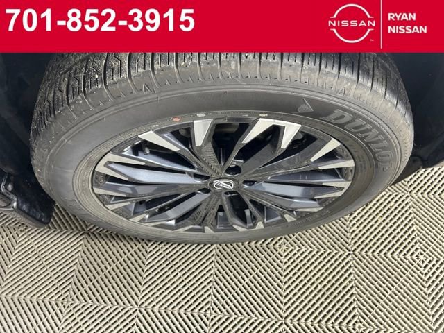 Certified 2025 Nissan Rogue Platinum w/ Tech Package image 15