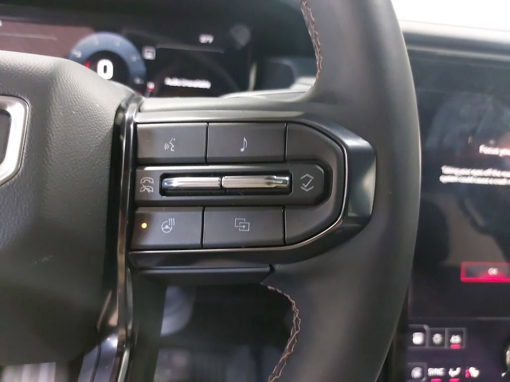 New 2025 GMC Acadia AT4 w/ LPO, Floor Liner Package AWD/4WD image 20