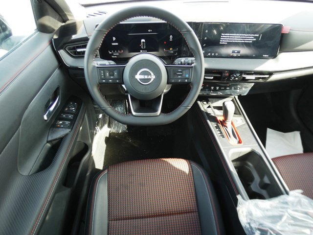 New 2026 Nissan Kicks SR w/ Cold Weather Package AWD/4WD image 10