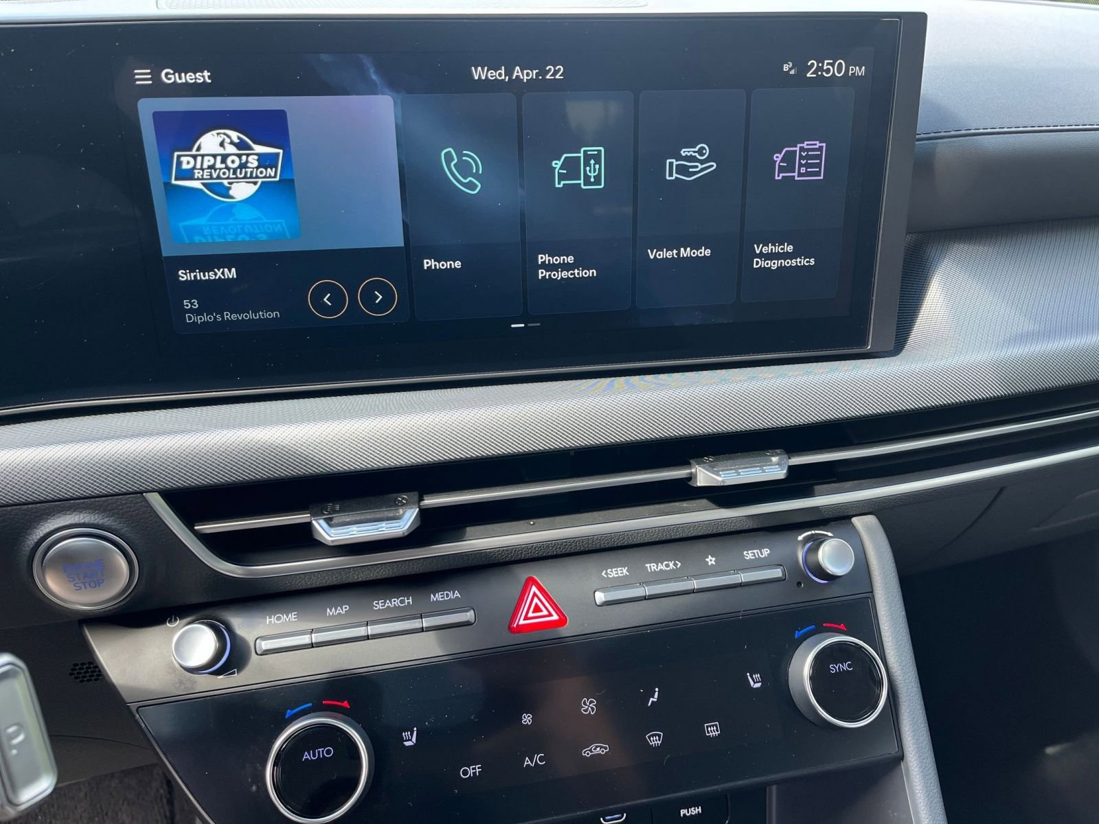 Used 2025 Hyundai Sonata SEL FWD image 17