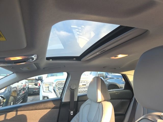 Used 2025 Hyundai Elantra Limited image 16