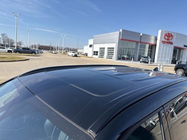 Used 2023 Toyota Highlander XSE image 3