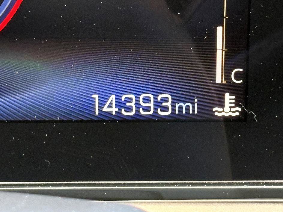 Used 2024 Chevrolet Trax LT w/ LT Convenience Package image 21