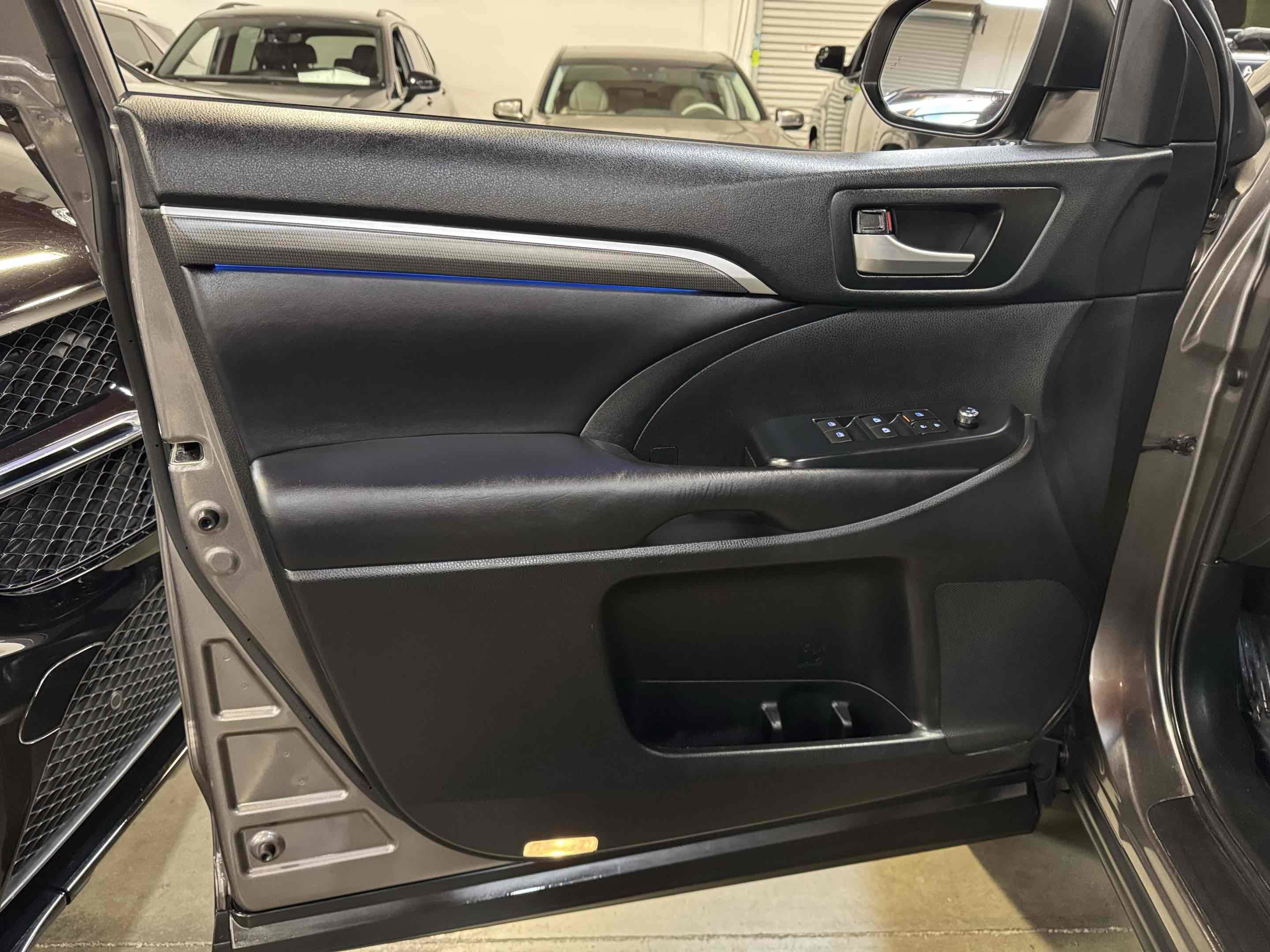 Used 2019 Toyota Highlander XLE image 77