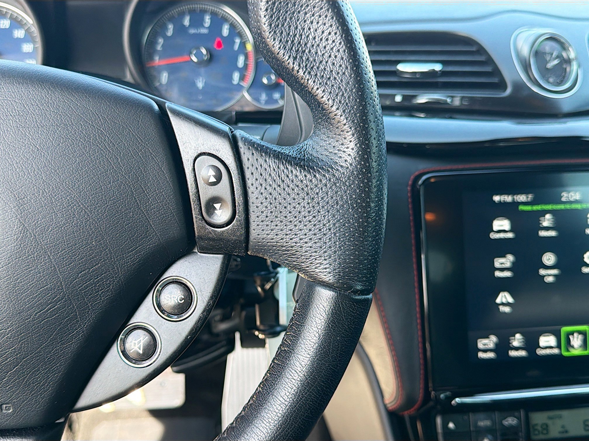 Used 2018 Maserati GranTurismo Sport image 34