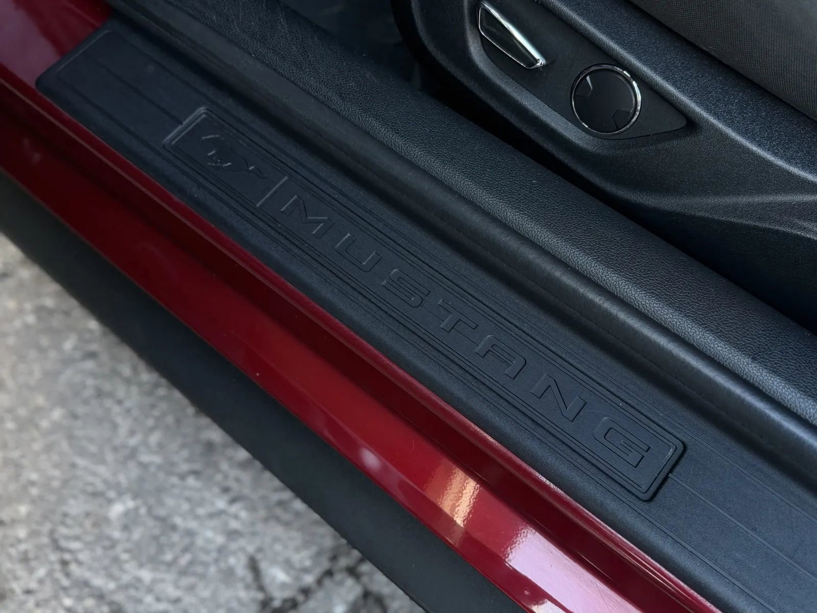 Used 2015 Ford Mustang GT RWD image 38