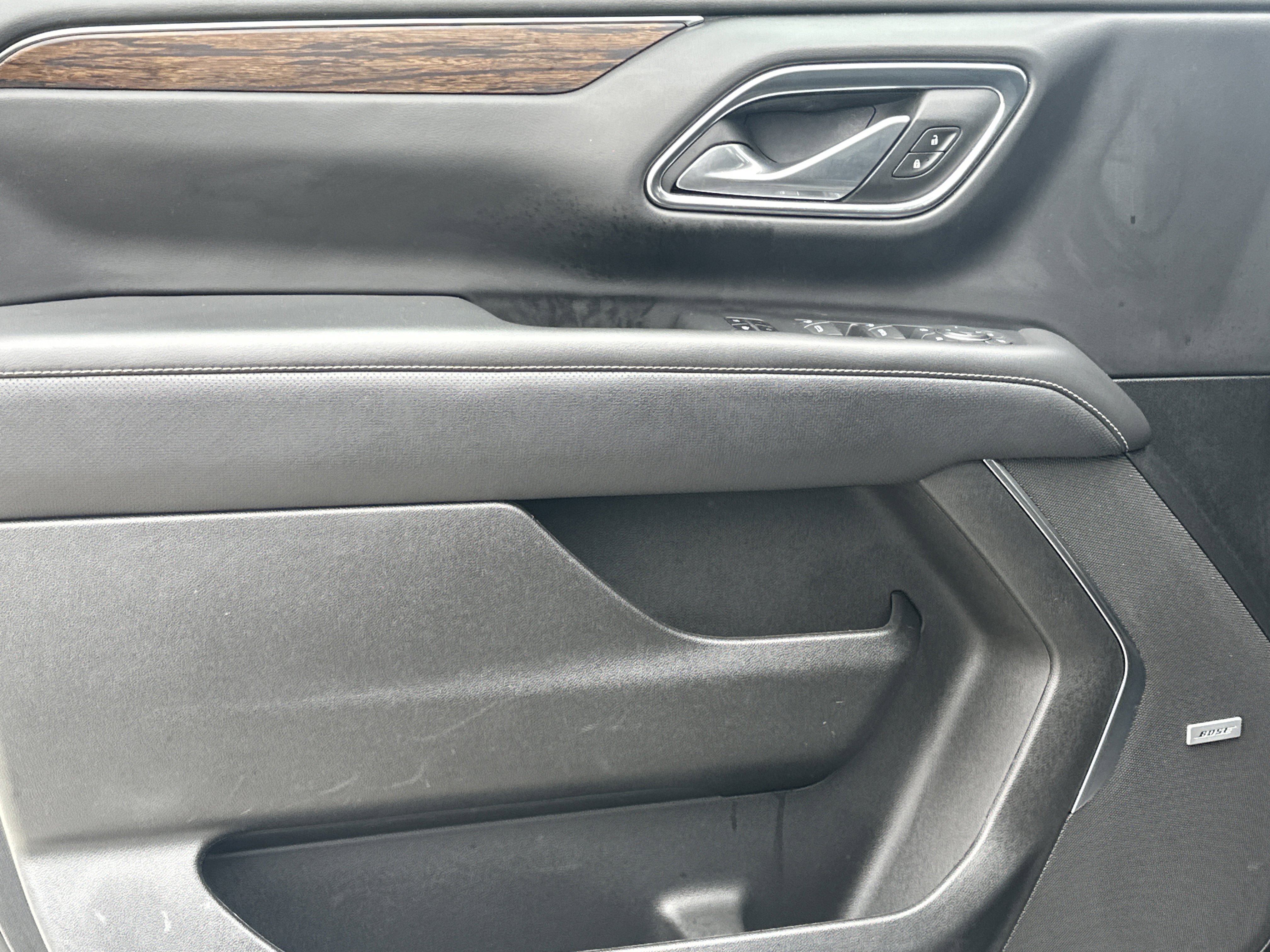 Used 2024 Chevrolet Suburban Premier image 10