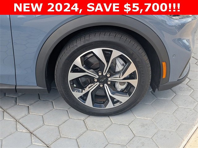 New 2024 Ford Mustang Mach-E Select image 22