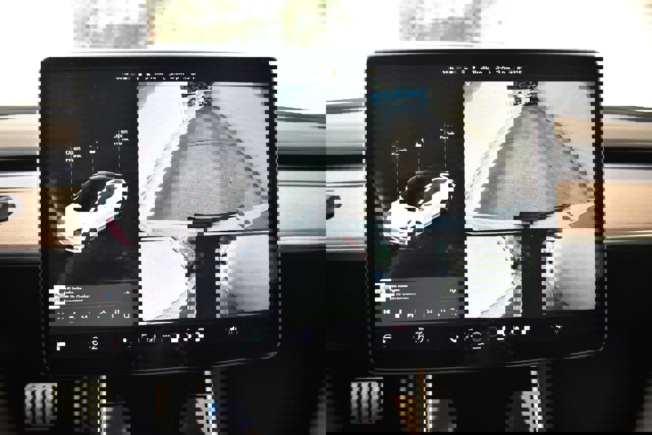 Used 2023 Tesla Model 3 Standard Range image 28