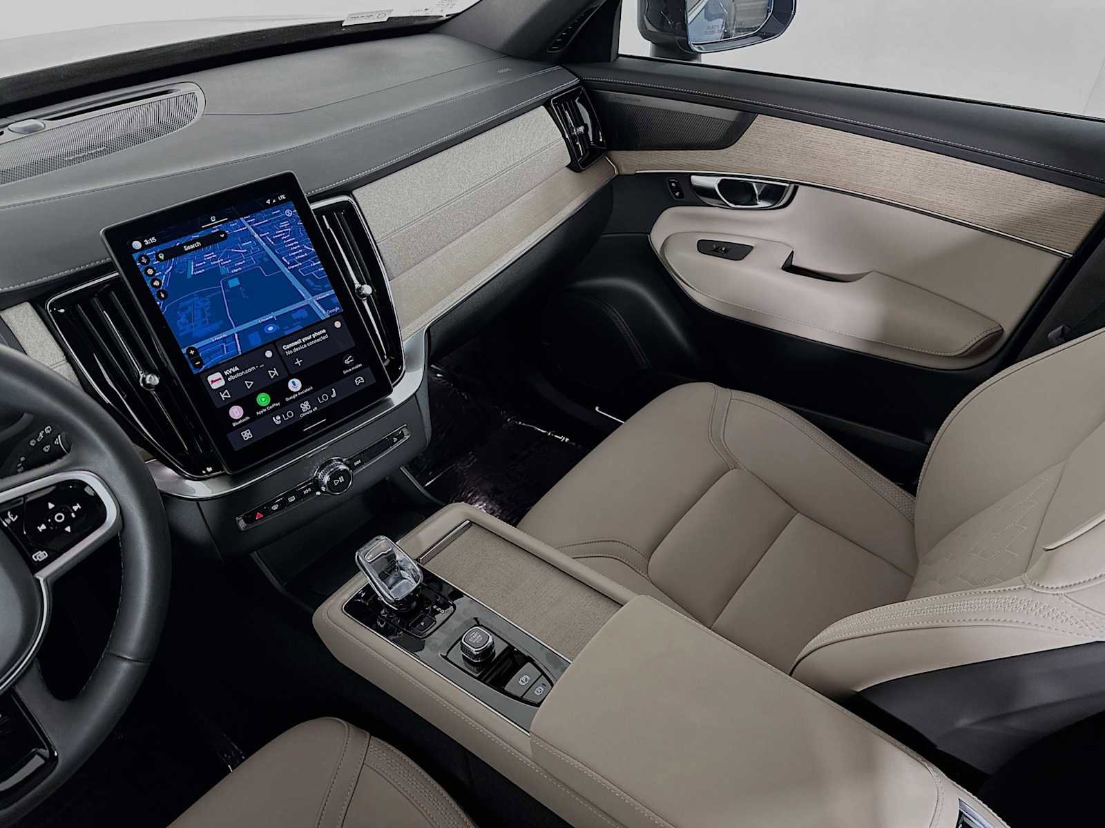 Used 2025 Volvo XC90 B6 Plus w/ Protection Package Premier image 22