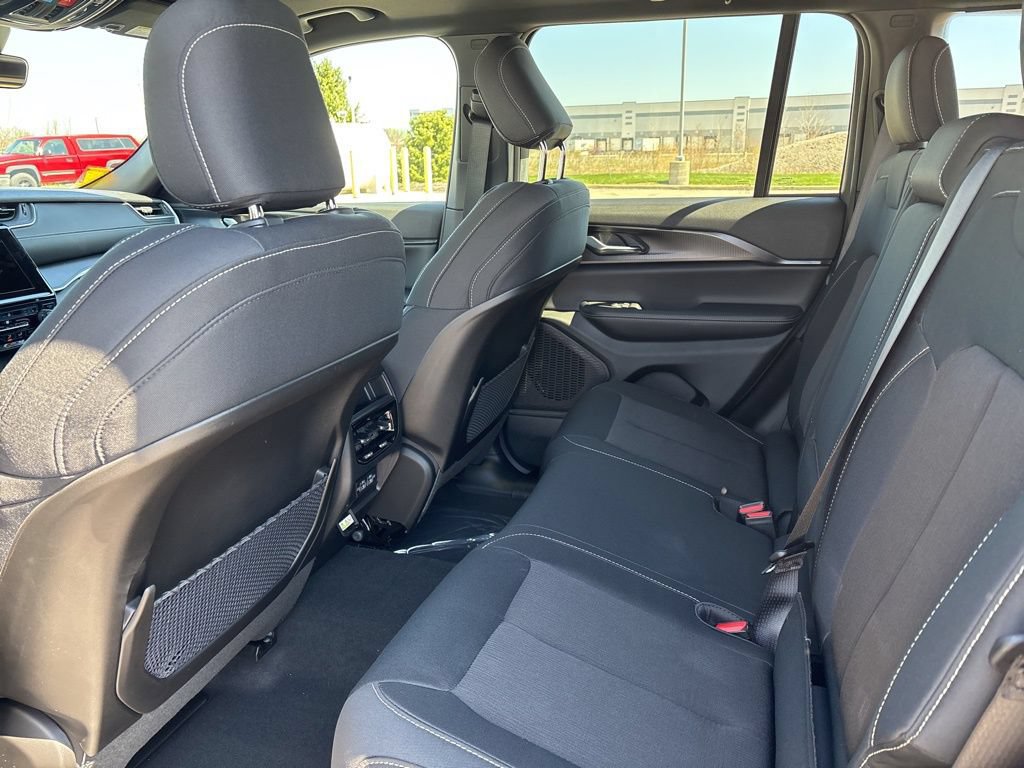 New 2026 Jeep Grand Cherokee Laredo X AWD/4WD image 9