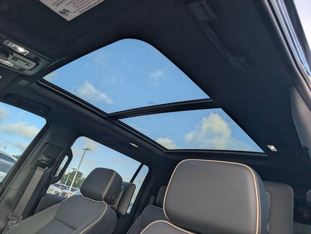 New 2026 GMC Yukon XL Elevation w/ Elevation Premium Package RWD image 19