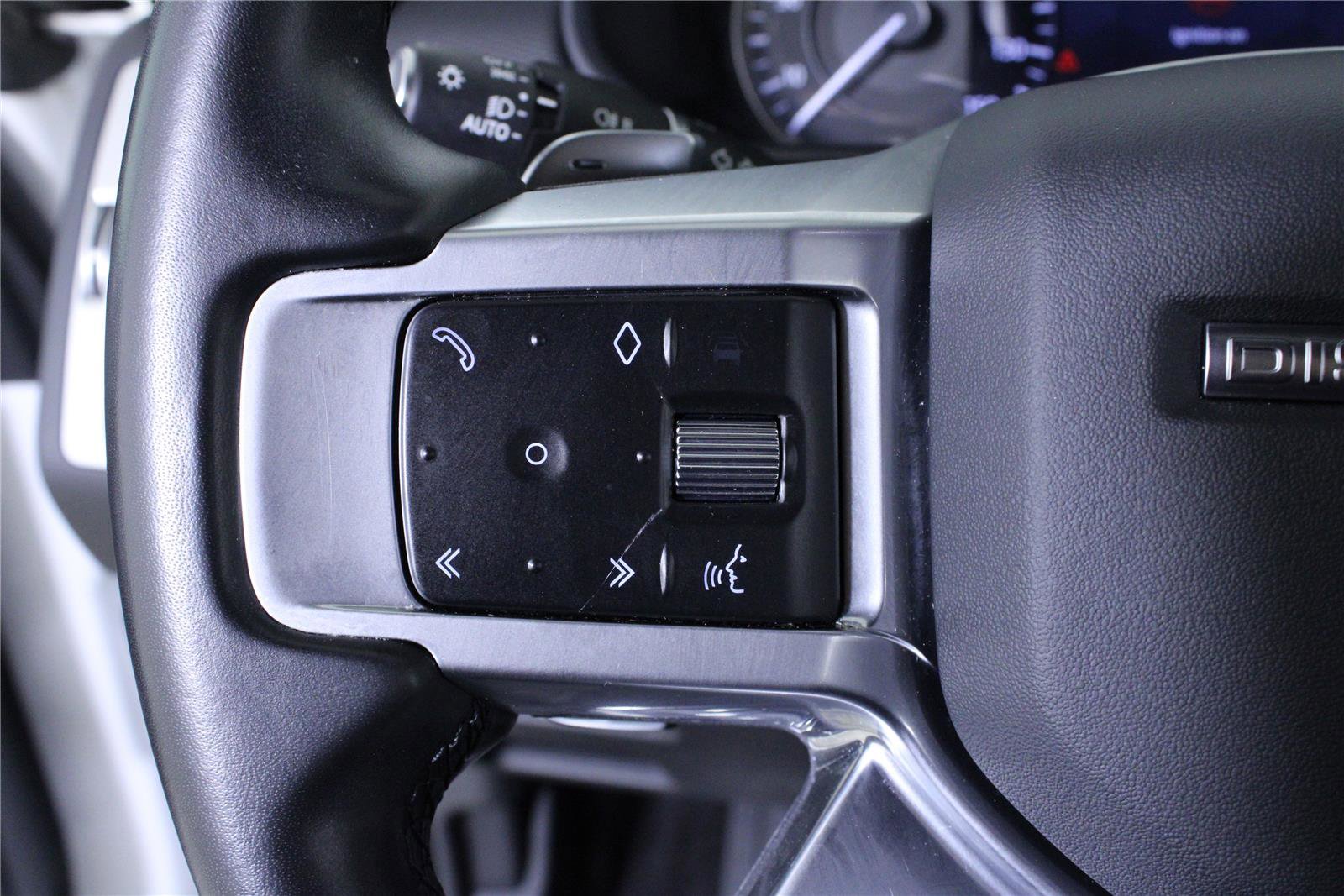 Used 2023 Land Rover Discovery S R-Dynamic AWD/4WD image 25