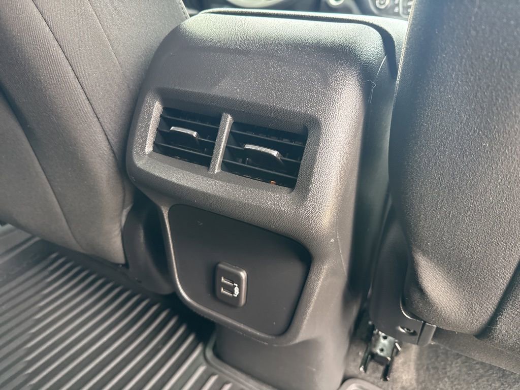 Used 2020 Chevrolet Equinox LT image 32