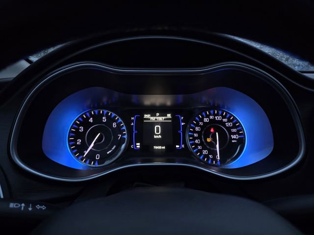 Used 2015 Chrysler 200 Limited w/ Convenience Group FWD image 27