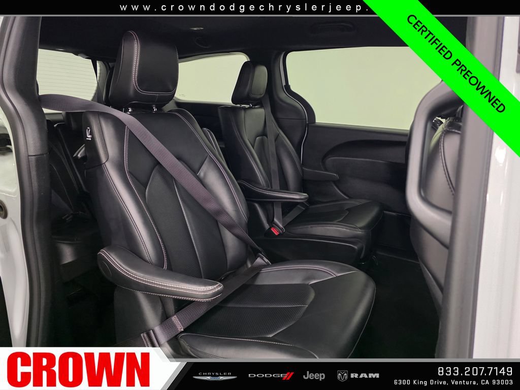 Certified 2024 Chrysler Pacifica Limited FWD image 16