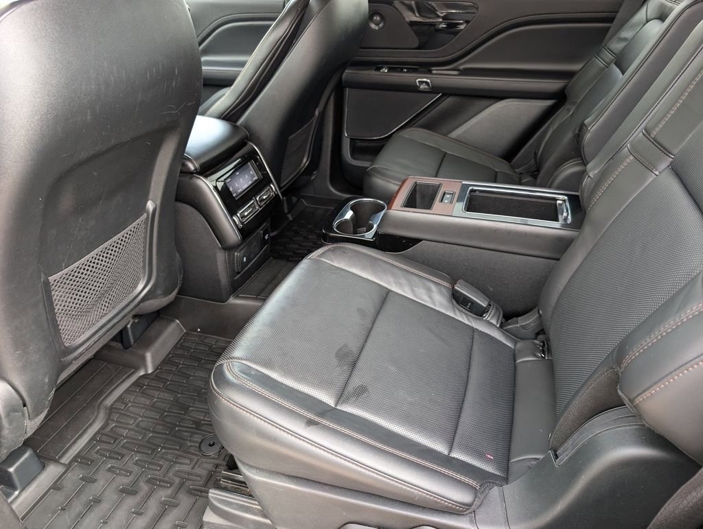 Used 2023 Lincoln Aviator Reserve w/ Equipment Group 201A AWD/4WD image 19