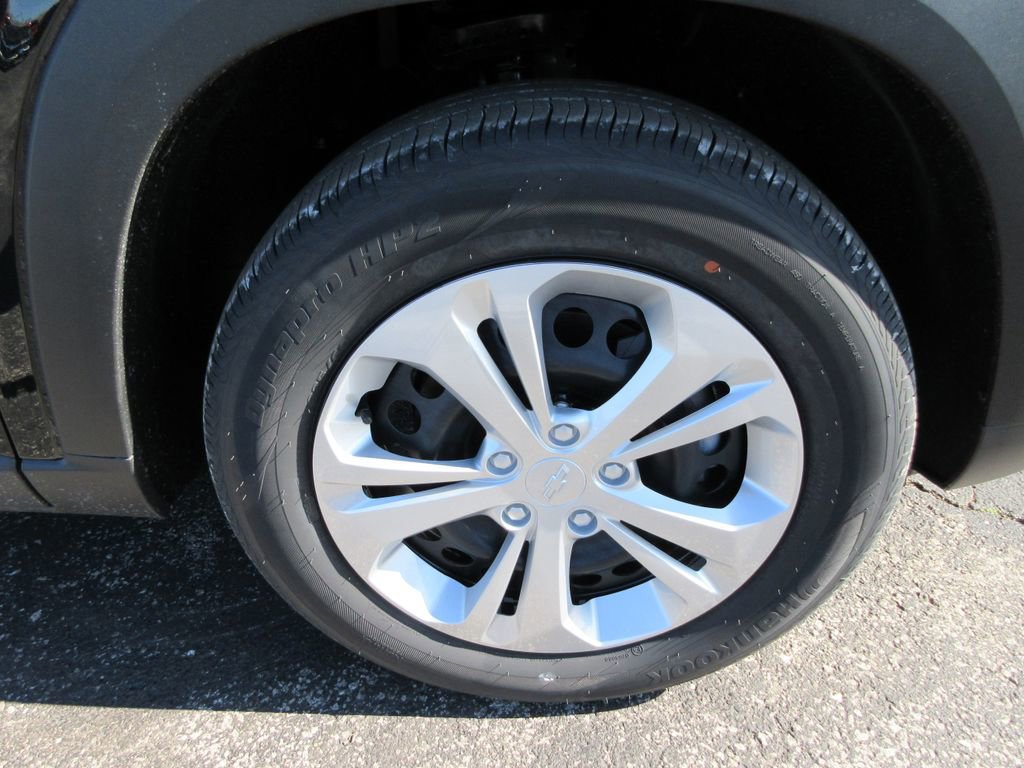 New 2026 Chevrolet Trax LS FWD image 9