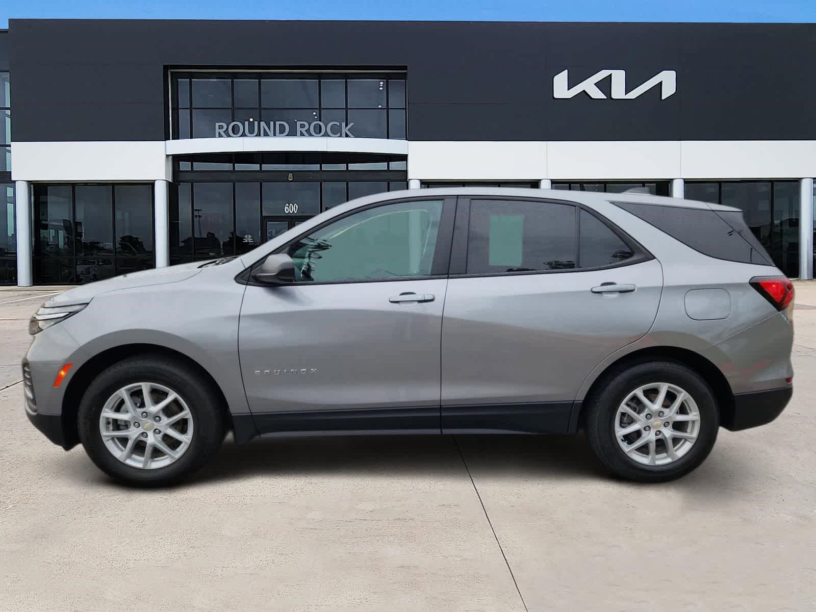 Used 2024 Chevrolet Equinox LS w/ LS Convenience Package FWD image 4