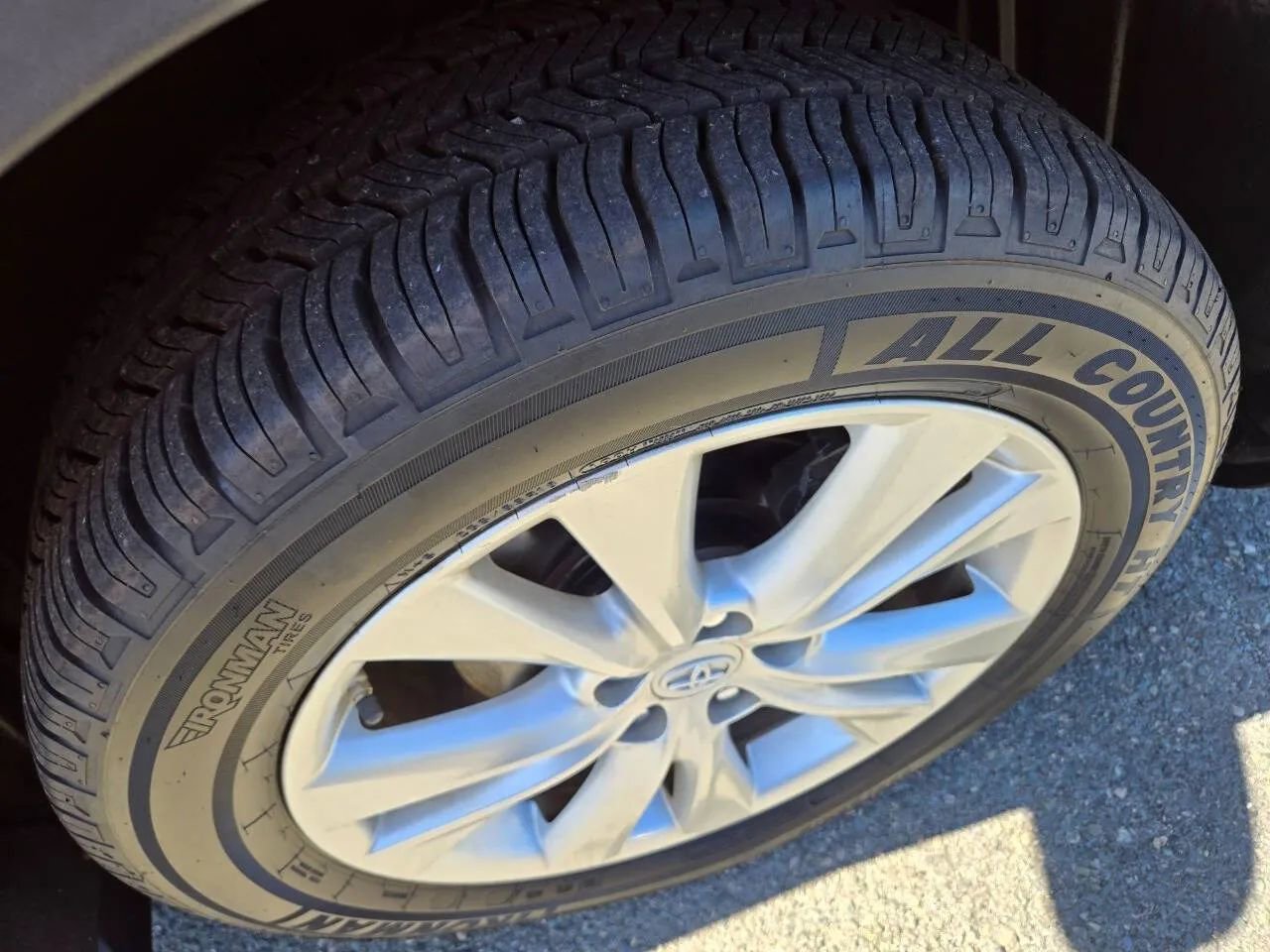 Used 2015 Toyota RAV4 Limited image 14