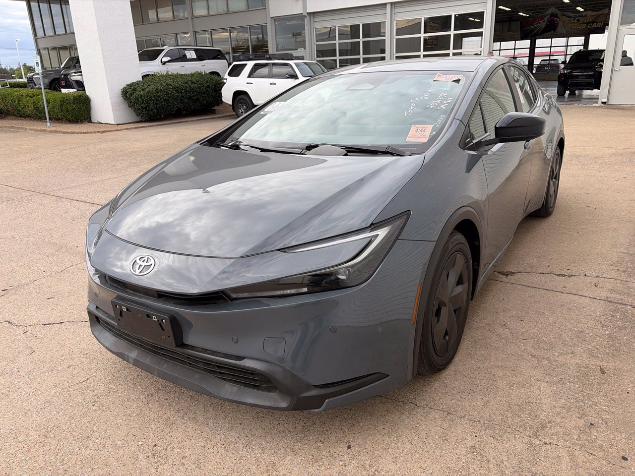 Used 2023 Toyota Prius LE FWD image 6