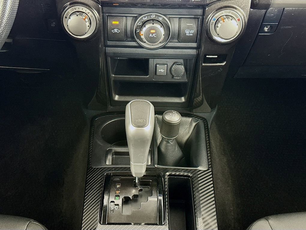 Used 2024 Toyota 4Runner TRD Off-Road Premium AWD/4WD image 37