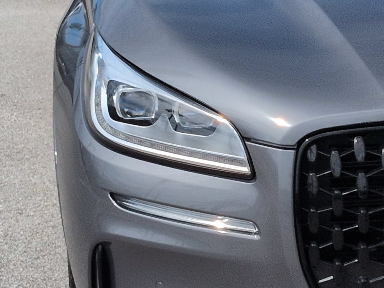 Certified 2026 Lincoln Corsair Reserve w/ Jet Appearance Package FWD image 10